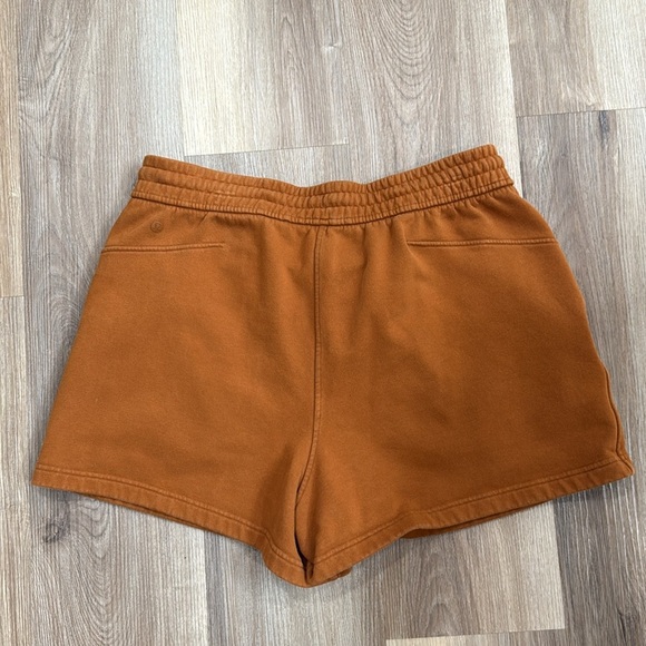 Lululemon Loungeful High-Rise Shorts 4"
Butternut Brown Size 14 or XL - Picture 8 of 10